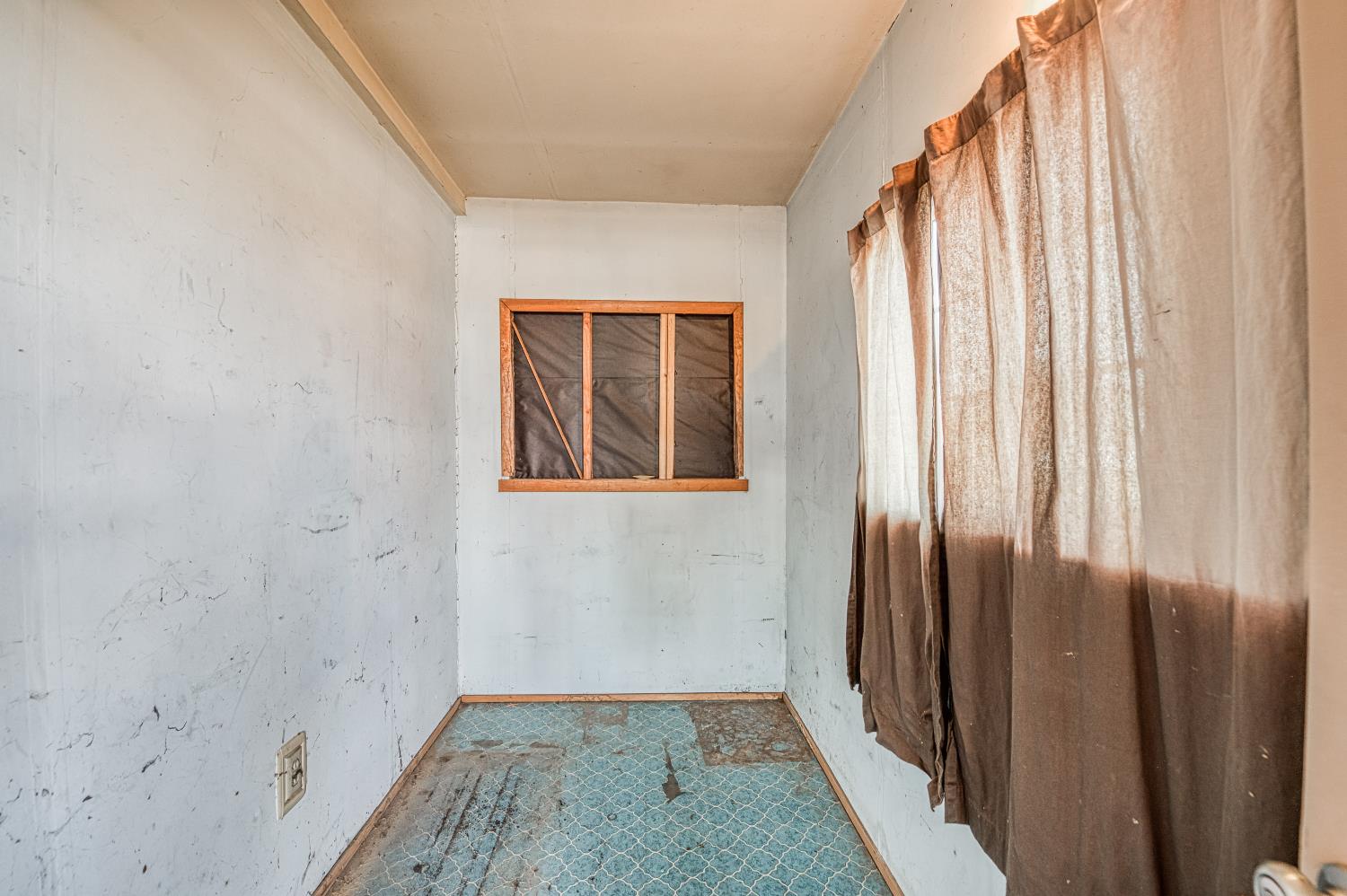 2031 Whitson St, Selma, CA 93662