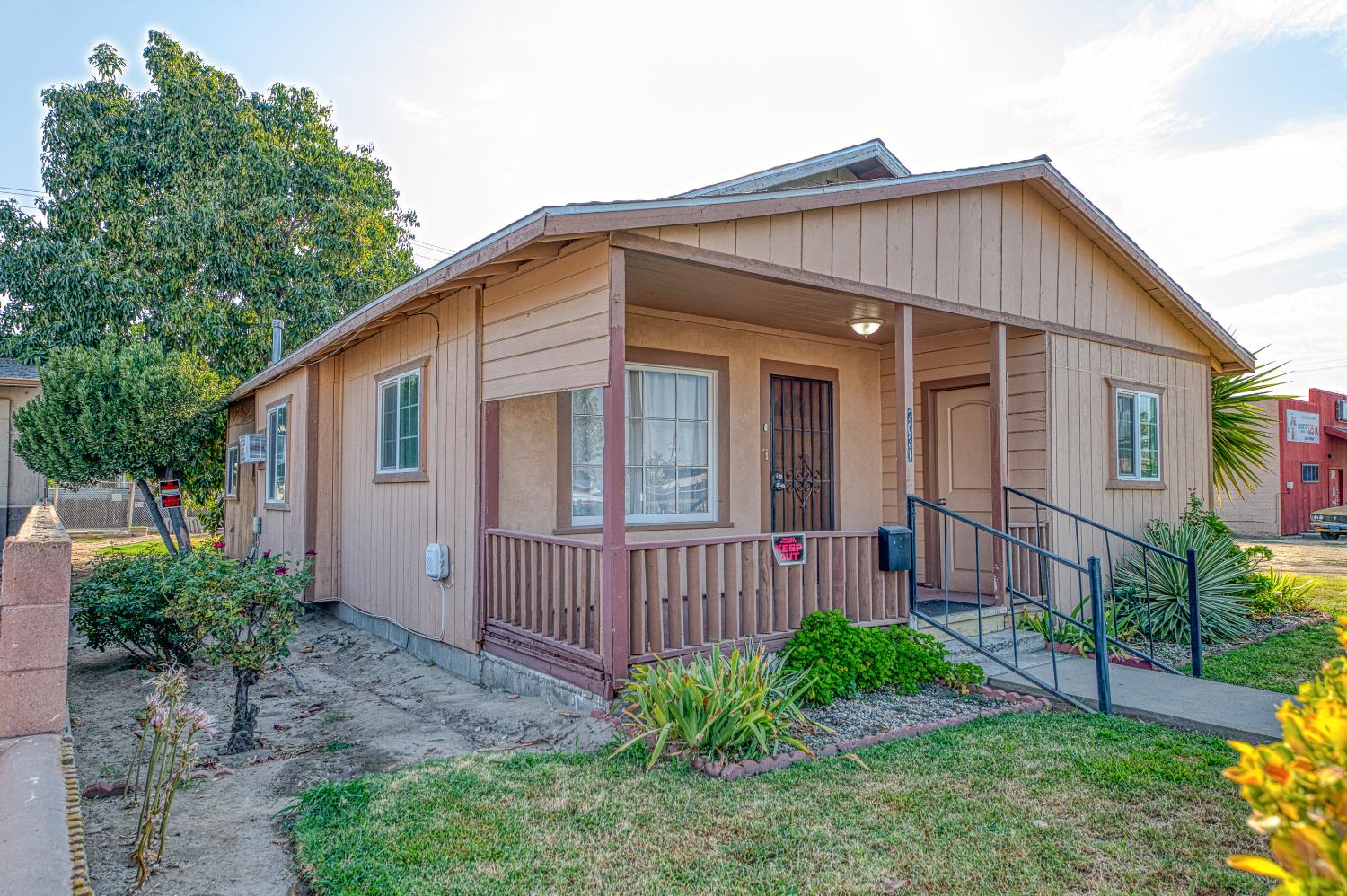 2031 Whitson St, Selma, CA 93662
