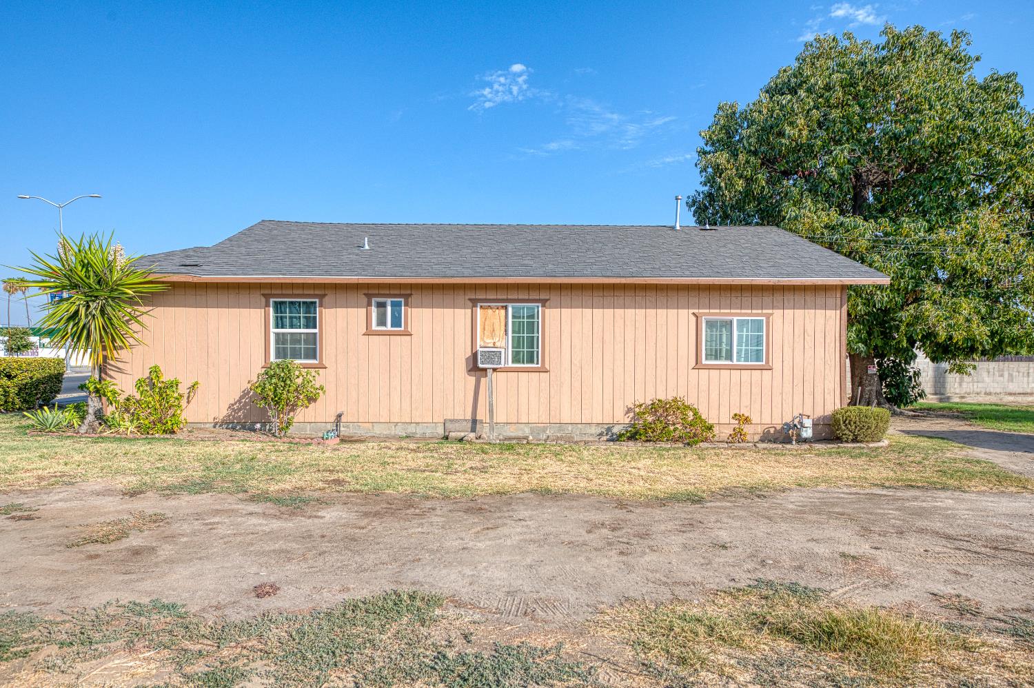 2031 Whitson St, Selma, CA 93662