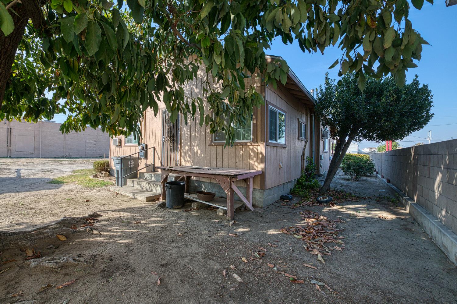 2031 Whitson St, Selma, CA 93662