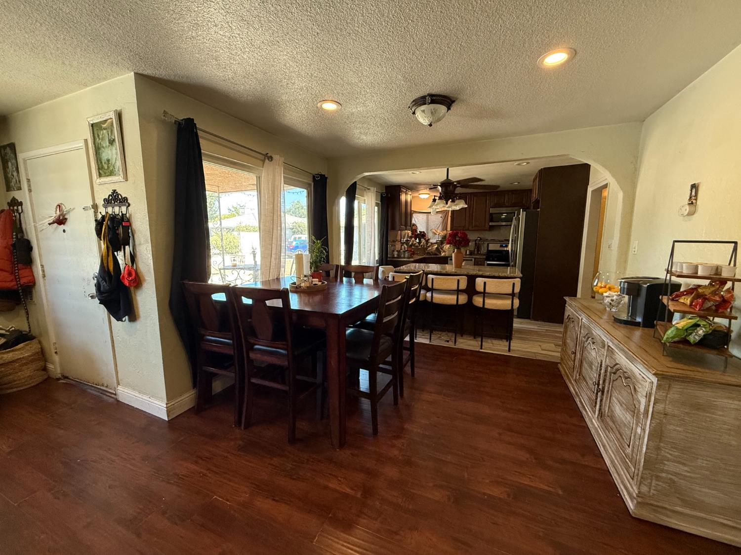 3858 E Dakota Ave, Fresno, CA 93726