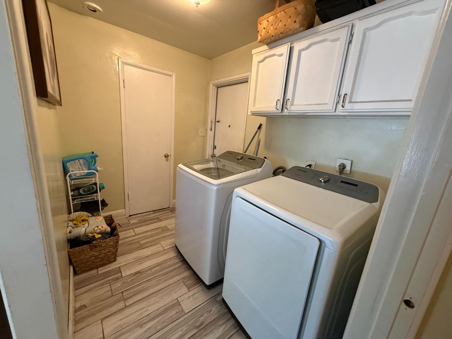 3858 E Dakota Ave, Fresno, CA 93726