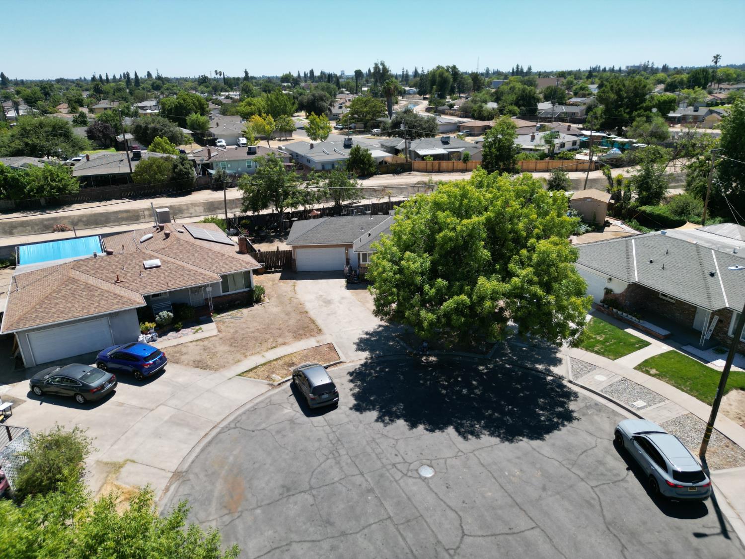 3858 E Dakota Ave, Fresno, CA 93726