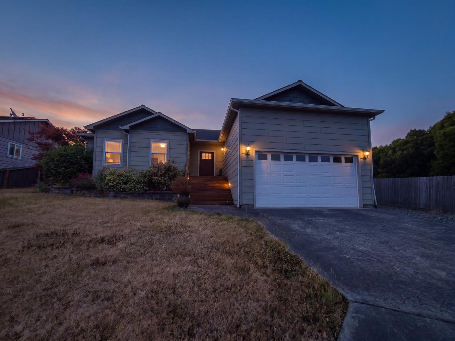 479 Kendall Ct, Out Of Area, CA 95540