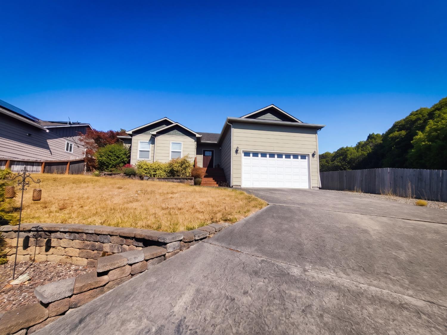 479 Kendall Ct, Out Of Area, CA 95540