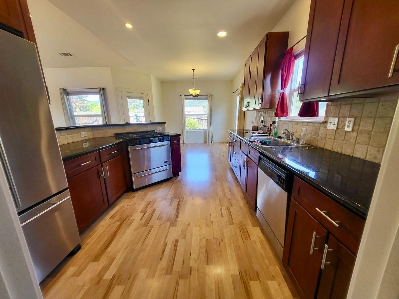 479 Kendall Ct, Out Of Area, CA 95540