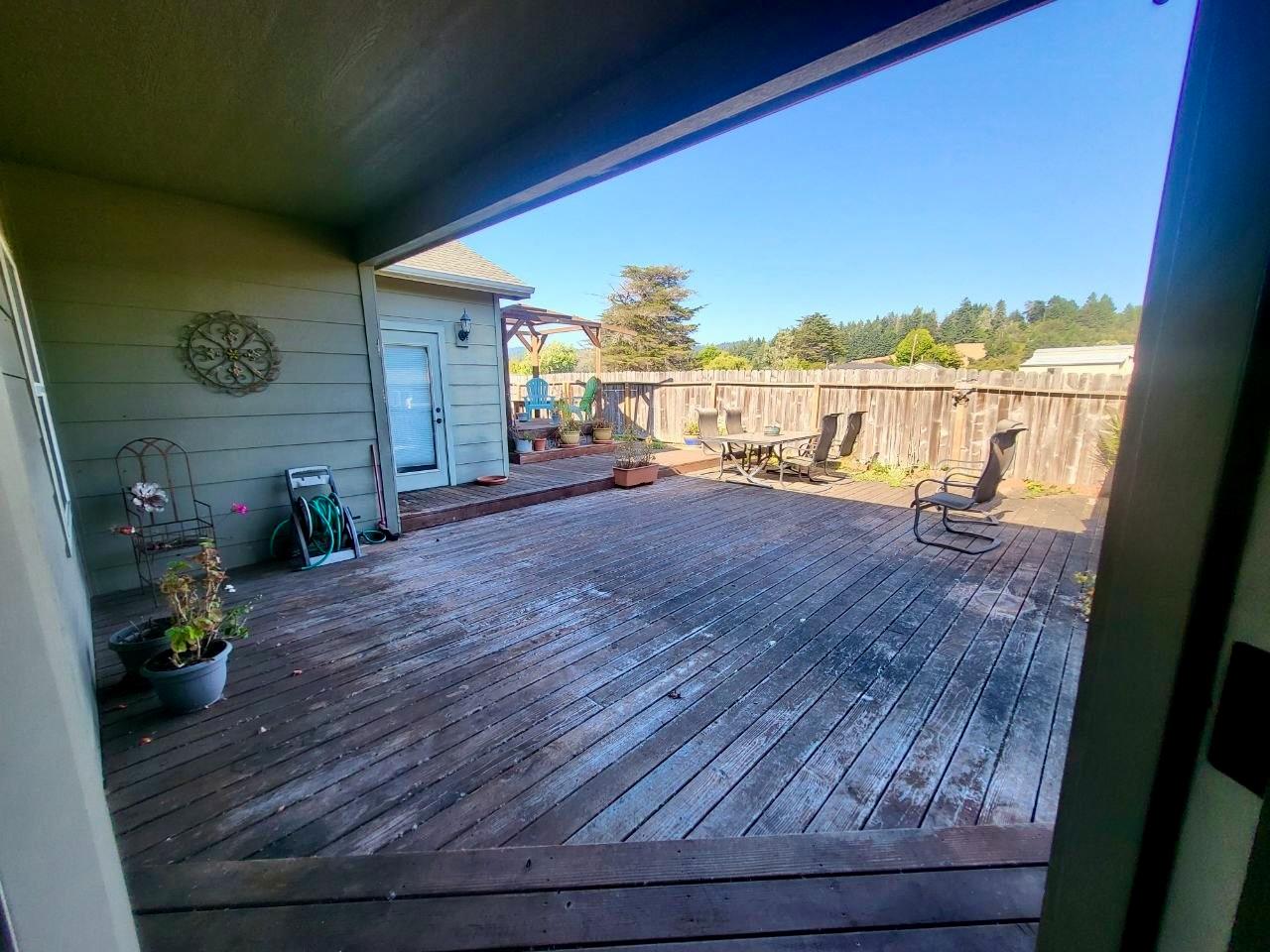 479 Kendall Ct, Out Of Area, CA 95540