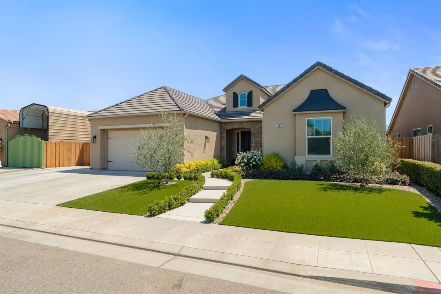619 Blackwood Ave, Clovis, CA 93619