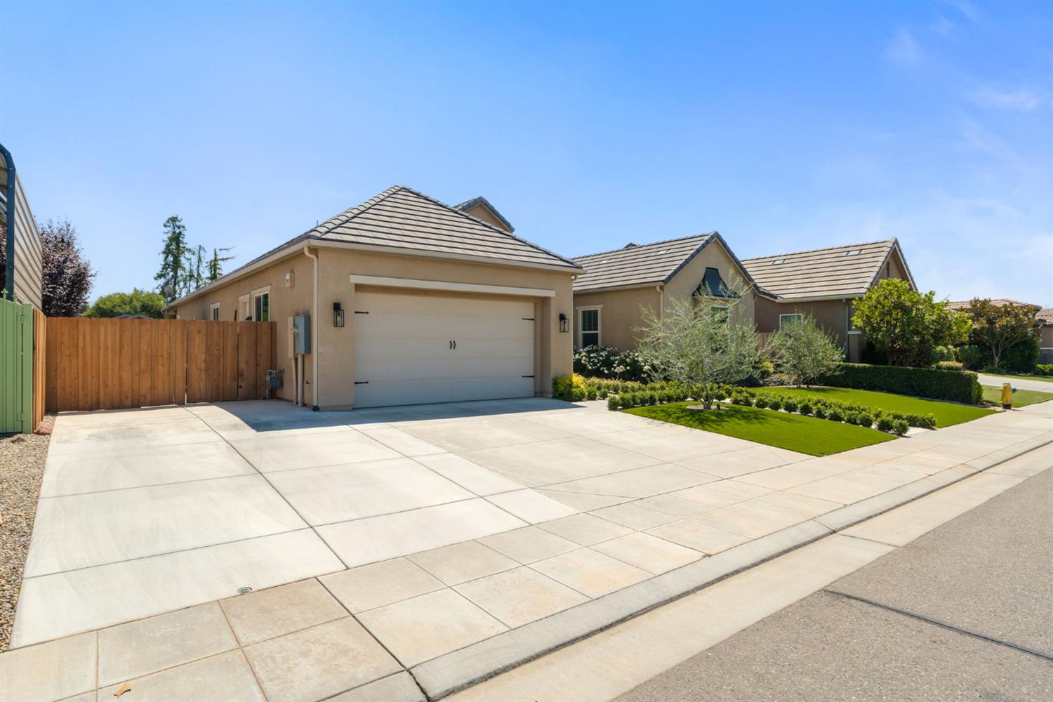 619 Blackwood Ave, Clovis, CA 93619