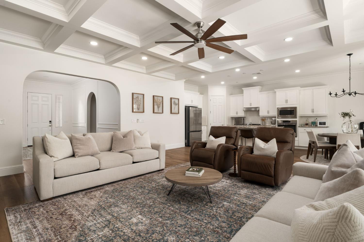 619 Blackwood Ave, Clovis, CA 93619