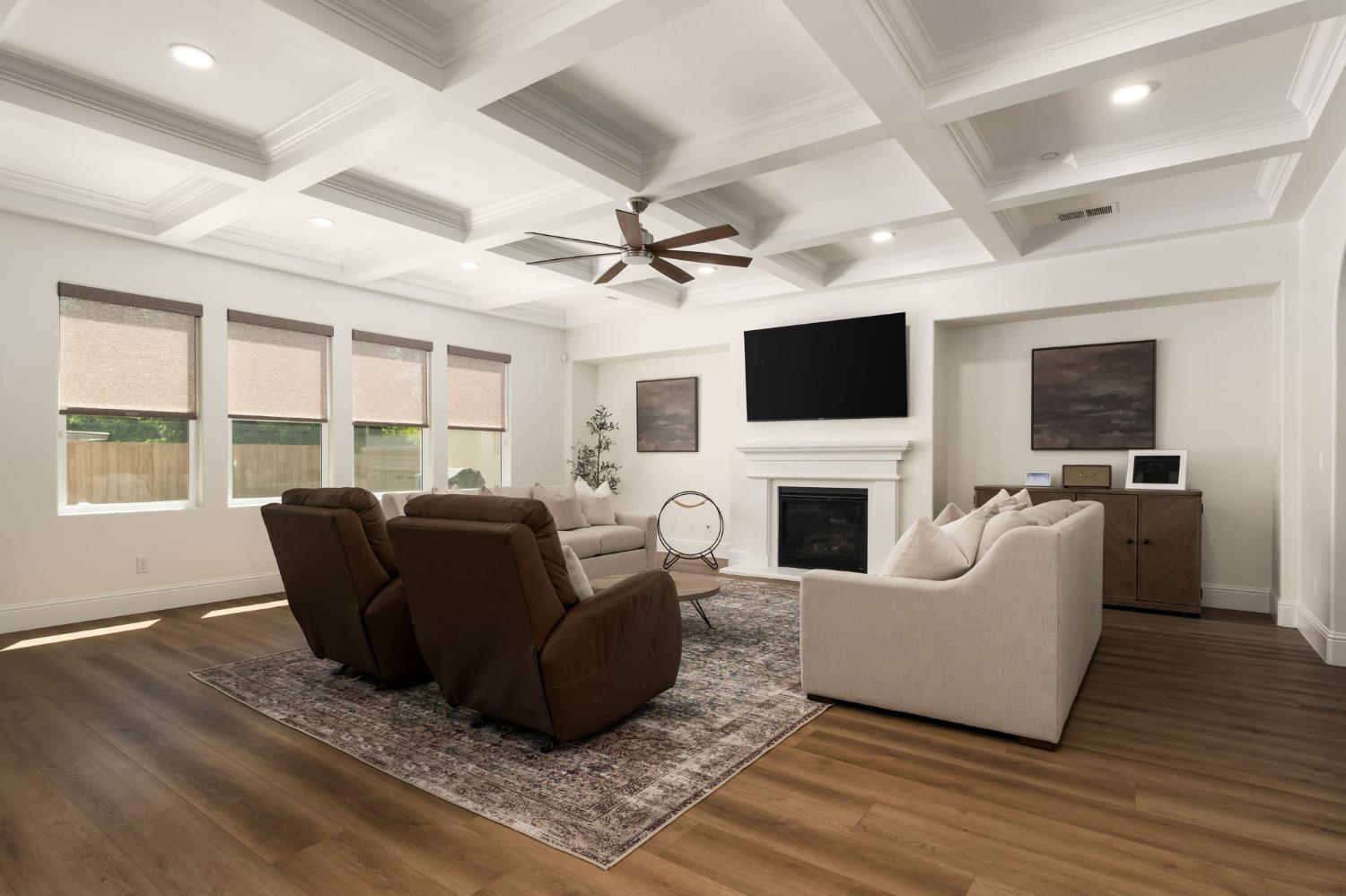 619 Blackwood Ave, Clovis, CA 93619
