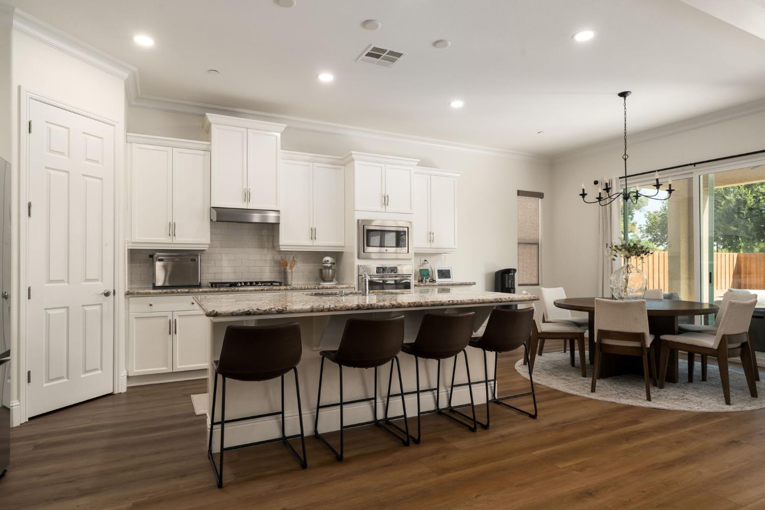 619 Blackwood Ave, Clovis, CA 93619