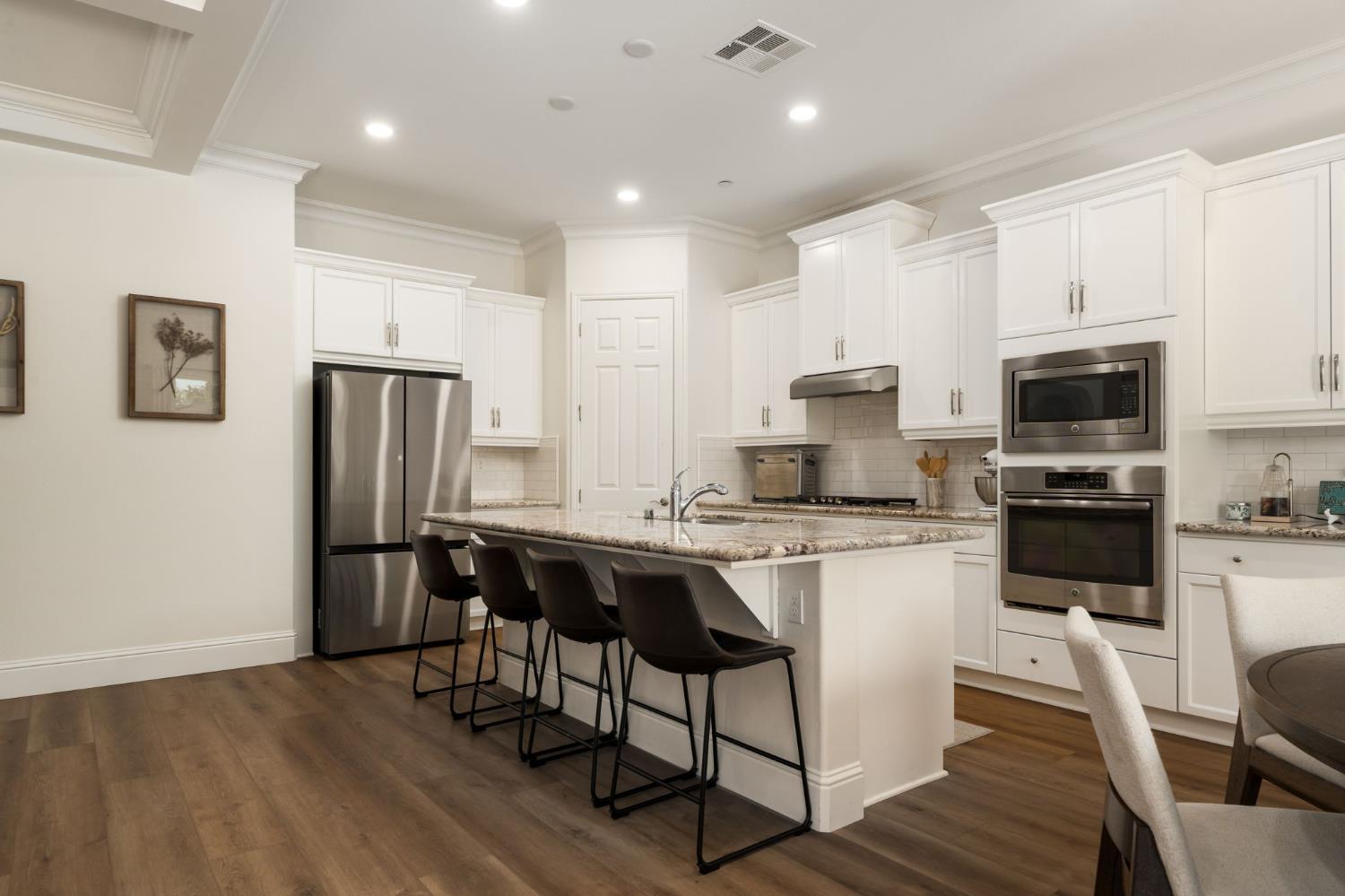619 Blackwood Ave, Clovis, CA 93619