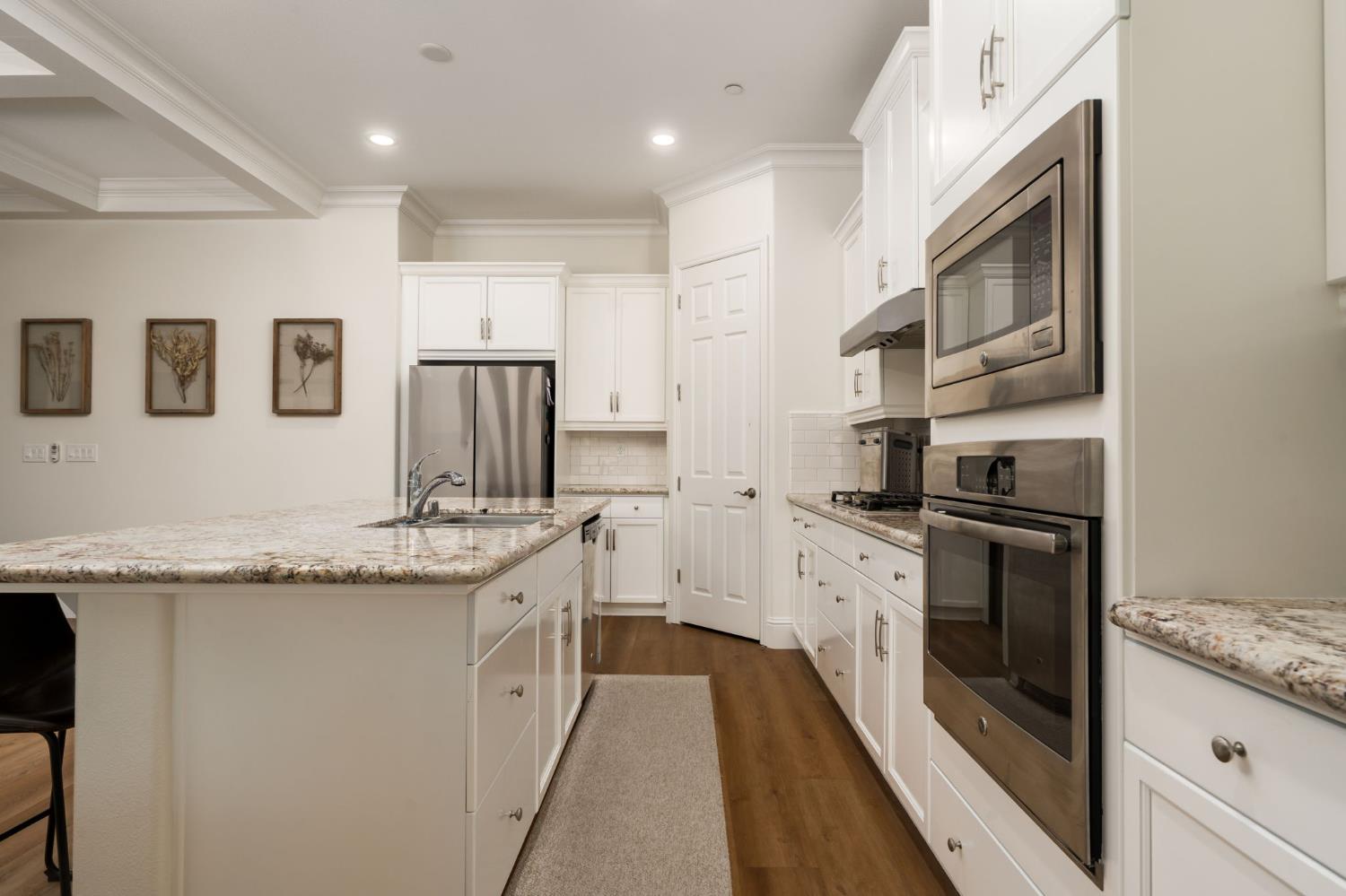 619 Blackwood Ave, Clovis, CA 93619