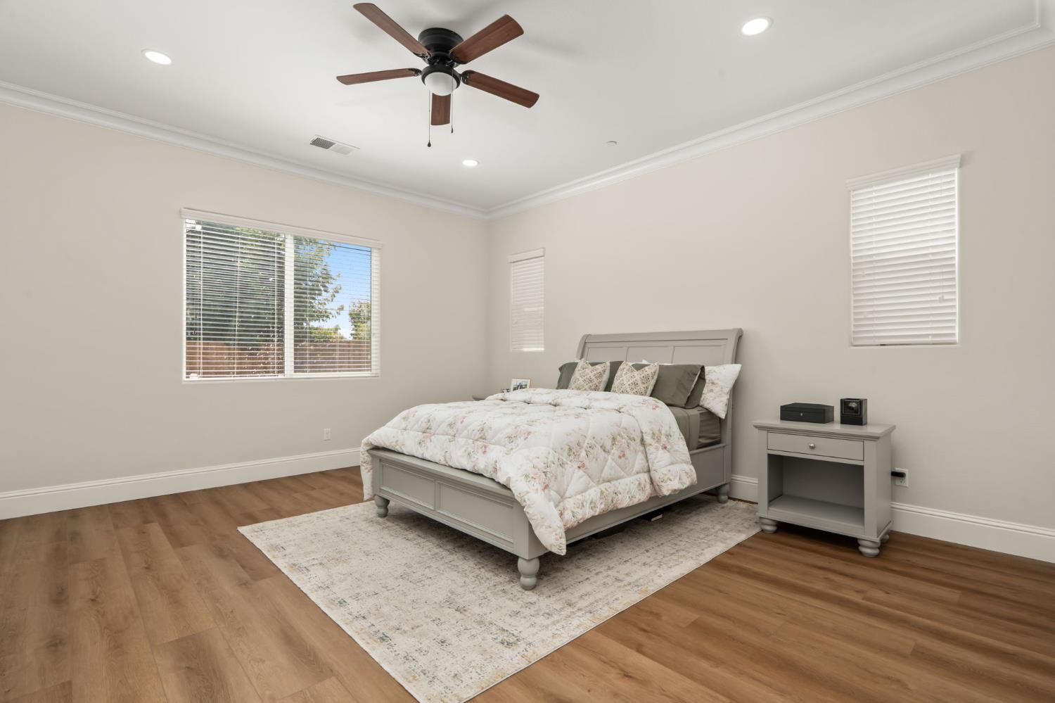 619 Blackwood Ave, Clovis, CA 93619