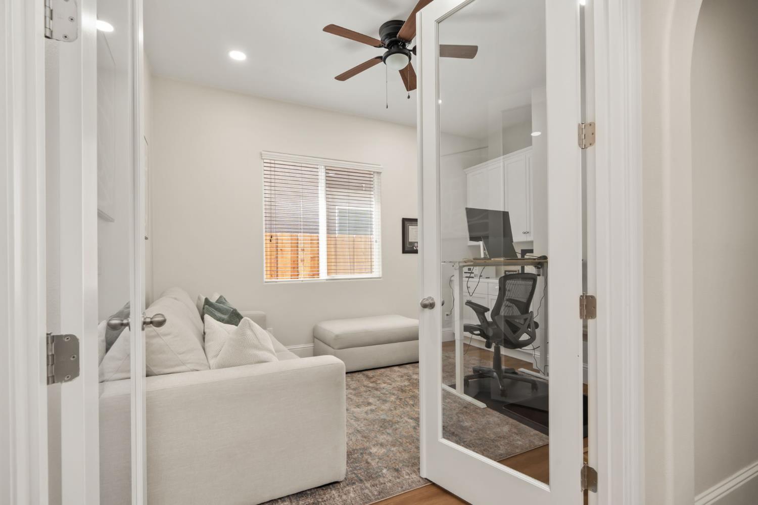619 Blackwood Ave, Clovis, CA 93619
