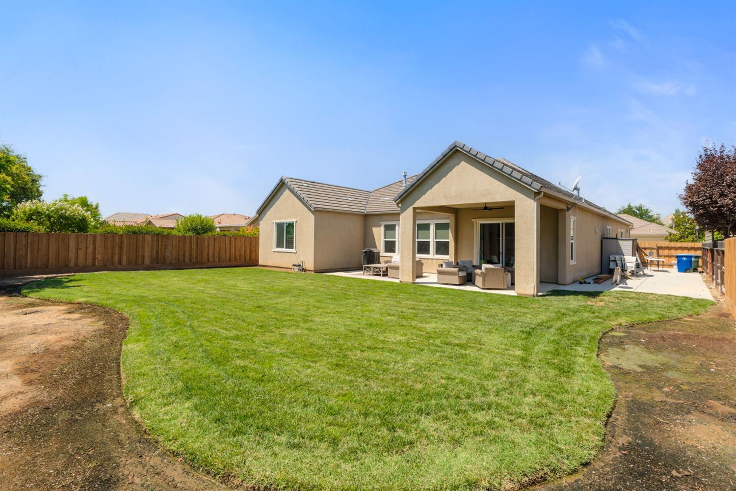 619 Blackwood Ave, Clovis, CA 93619