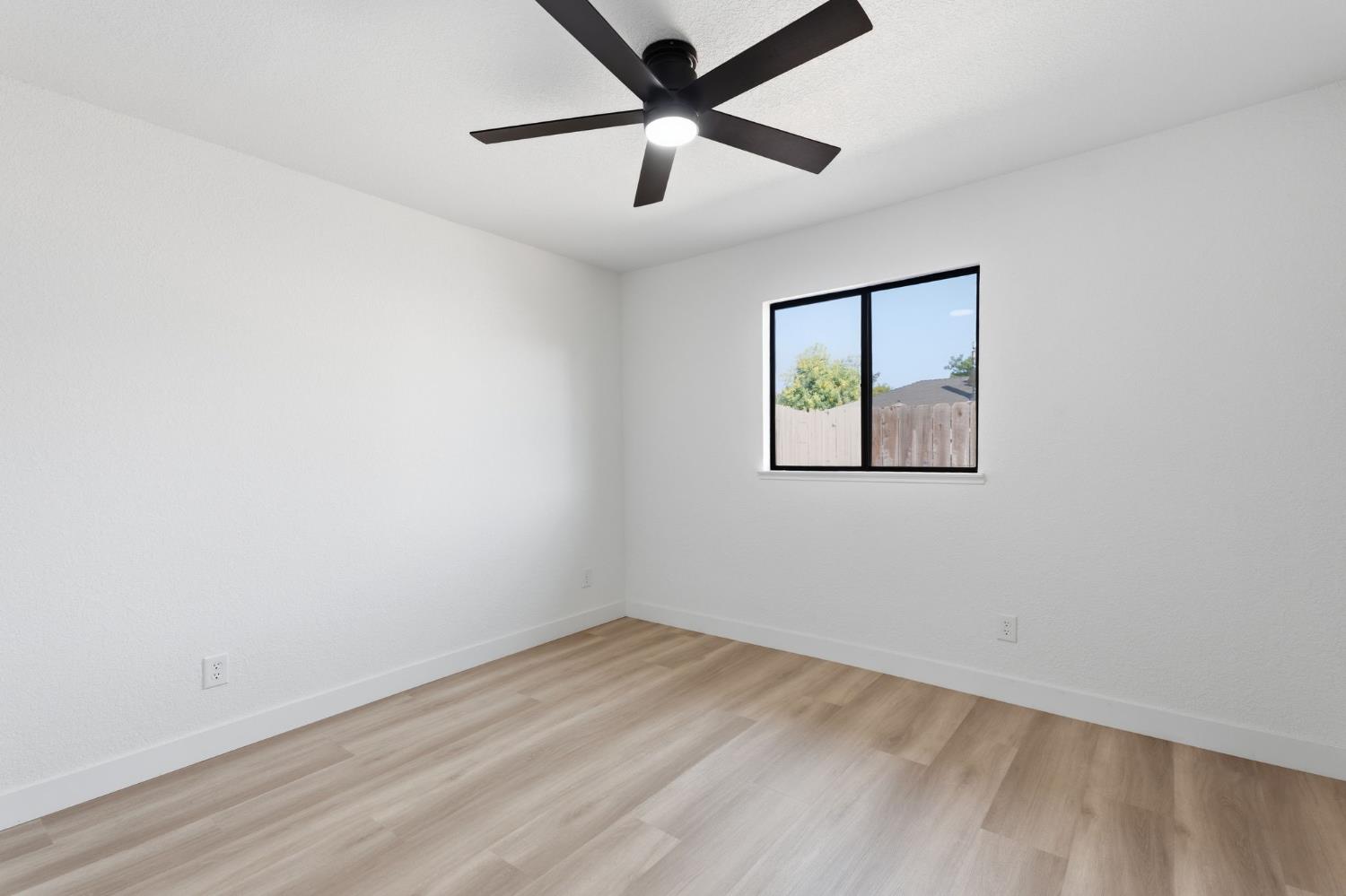 5408 N Salinas Ave, Fresno, CA 93722