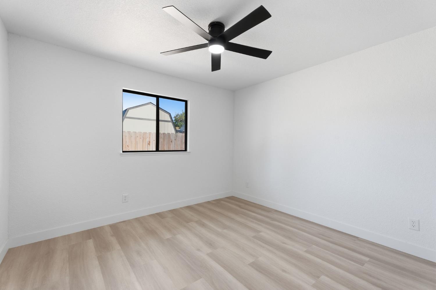 5408 N Salinas Ave, Fresno, CA 93722
