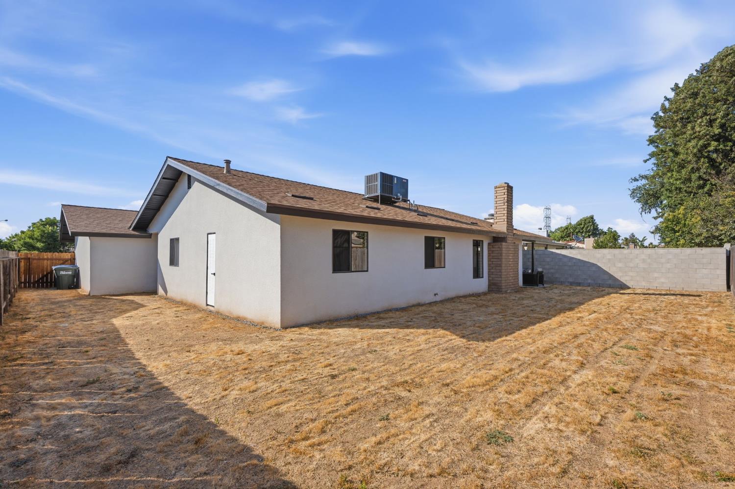 5408 N Salinas Ave, Fresno, CA 93722