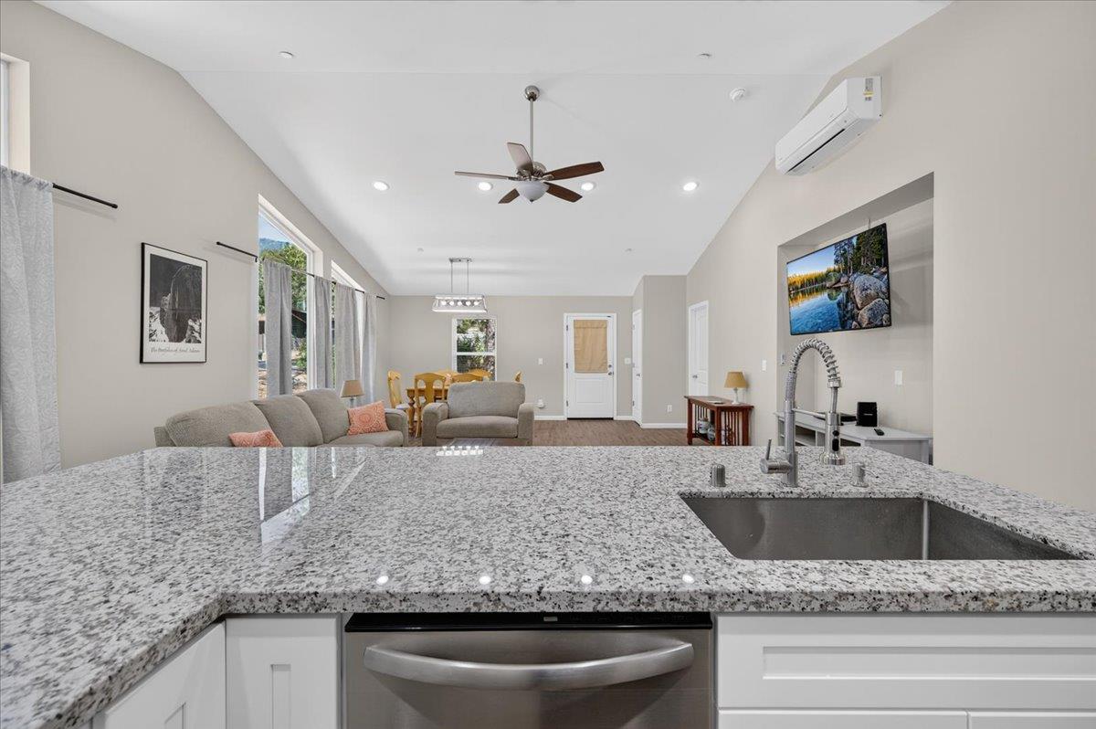 5594 Red Ibis Ct, Mariposa, CA 95338