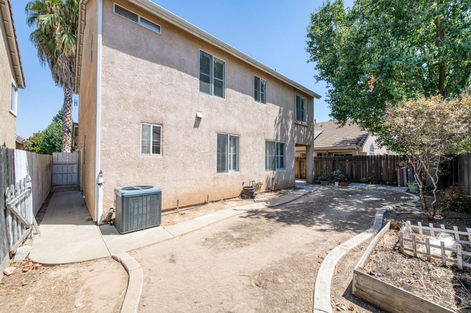 7575 N Trellis Cir, Fresno, CA 93720