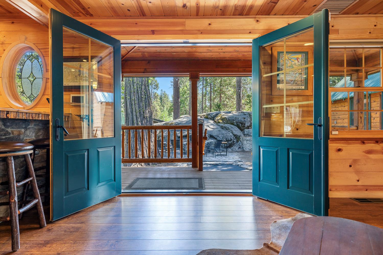 41836 Knobcone Ln, Shaver Lake, CA 93664