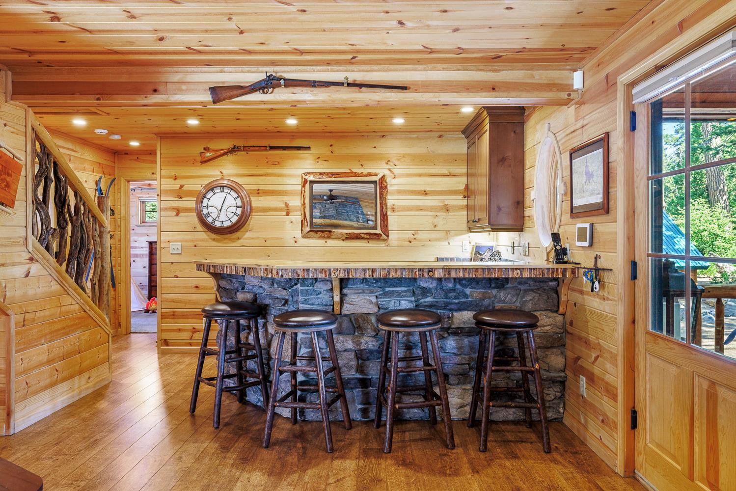41836 Knobcone Ln, Shaver Lake, CA 93664
