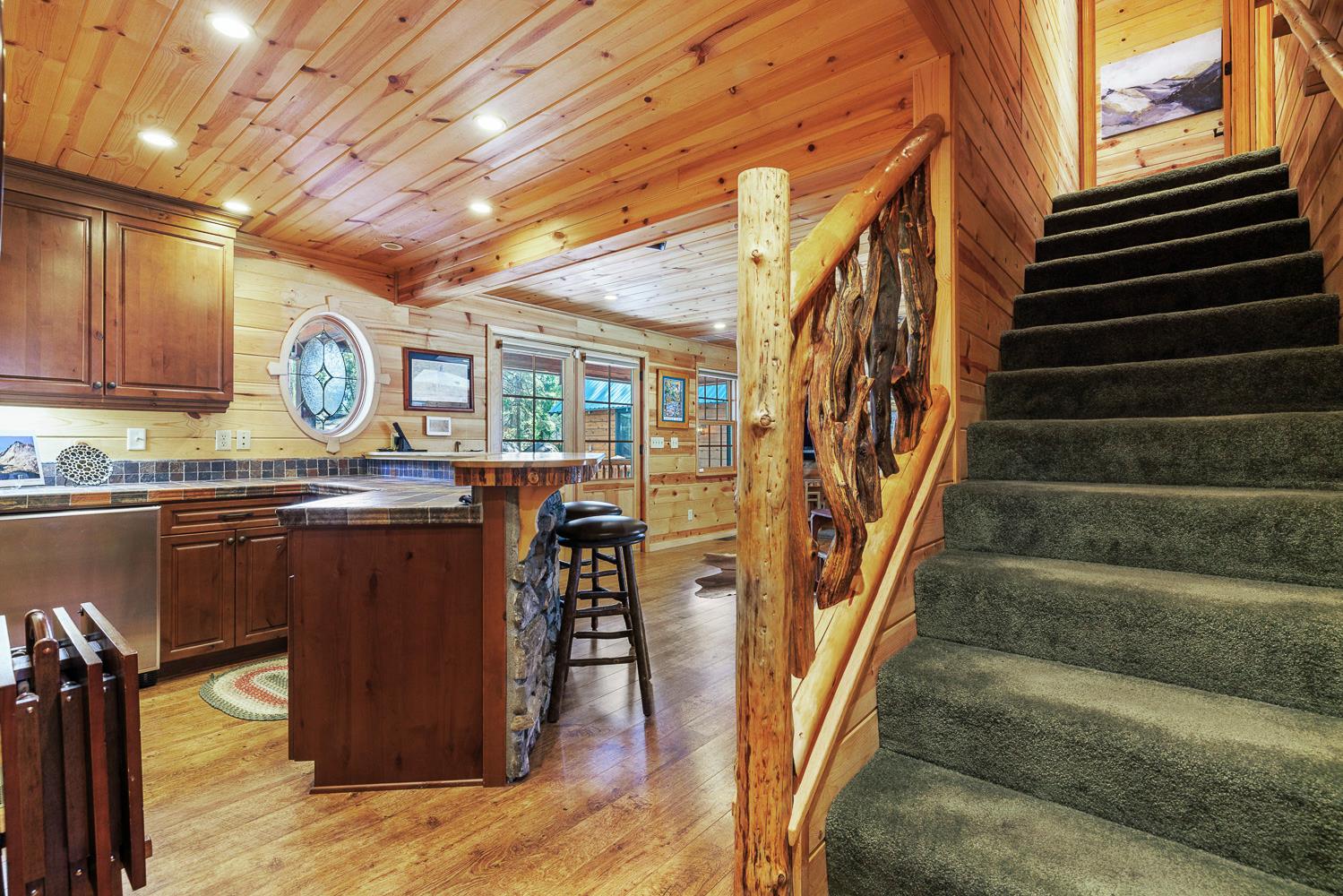41836 Knobcone Ln, Shaver Lake, CA 93664