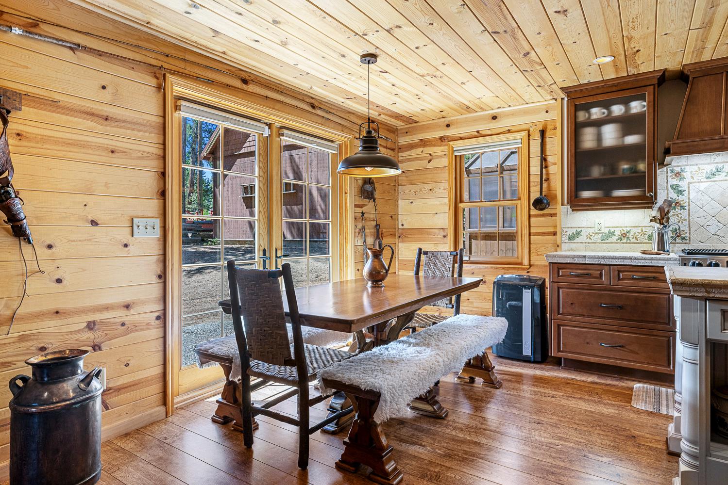 41836 Knobcone Ln, Shaver Lake, CA 93664