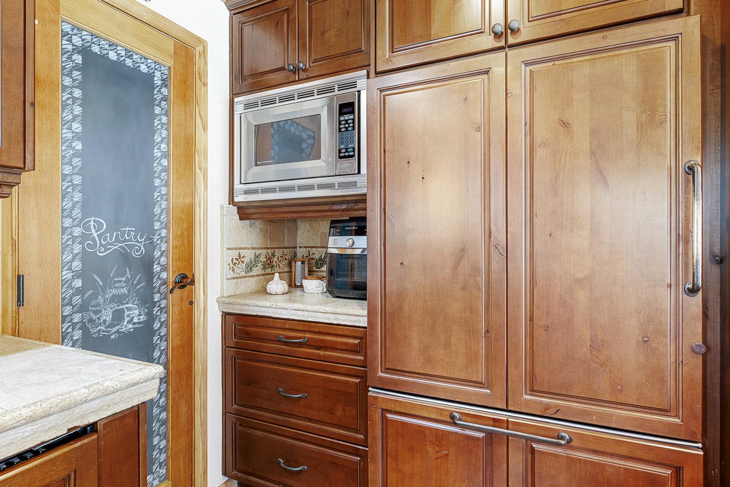 41836 Knobcone Ln, Shaver Lake, CA 93664