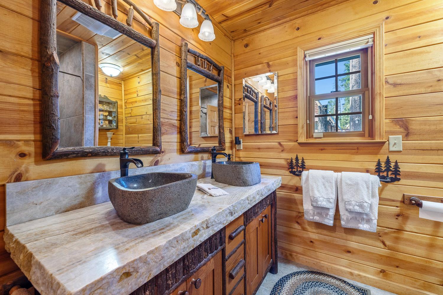 41836 Knobcone Ln, Shaver Lake, CA 93664