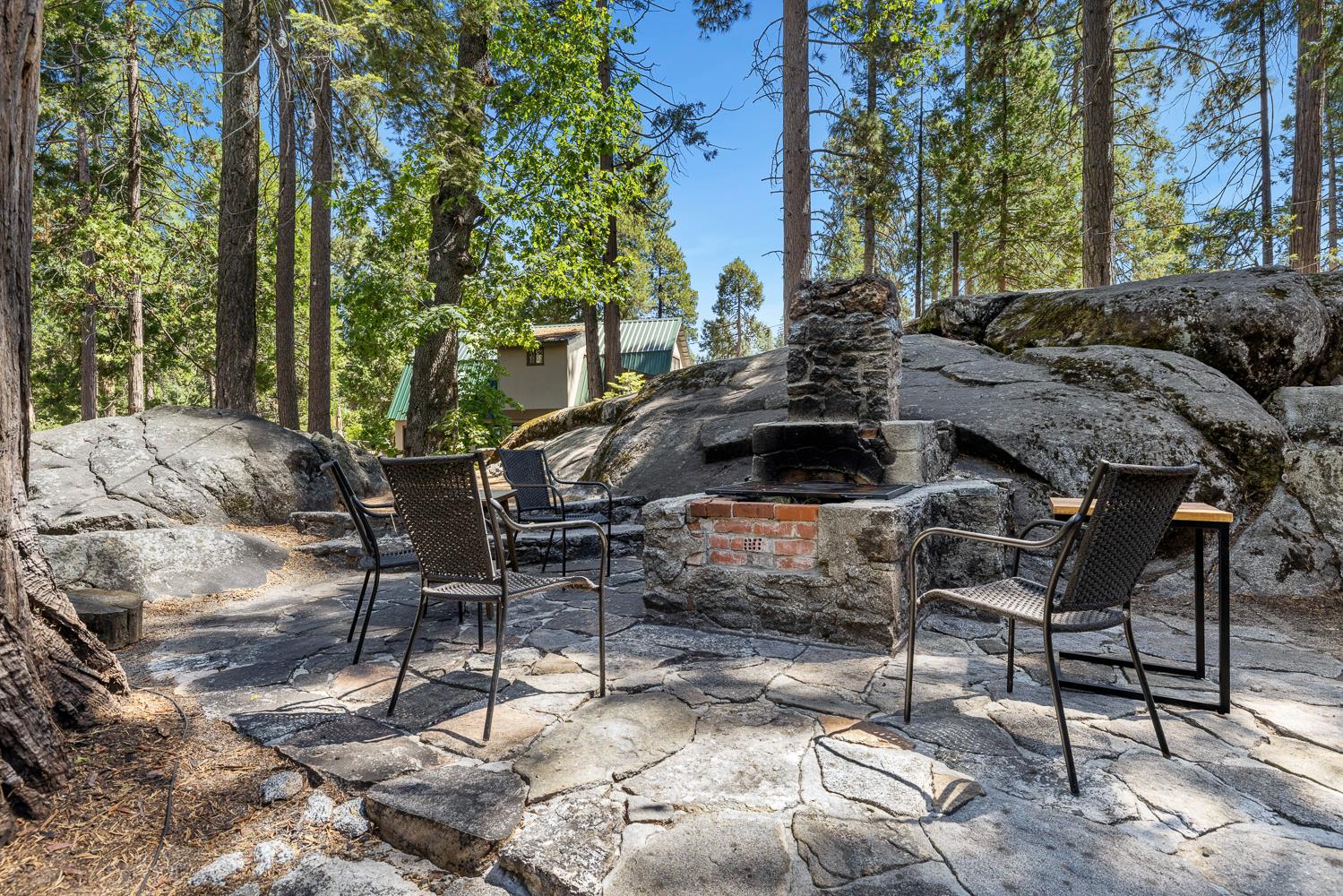 41836 Knobcone Ln, Shaver Lake, CA 93664
