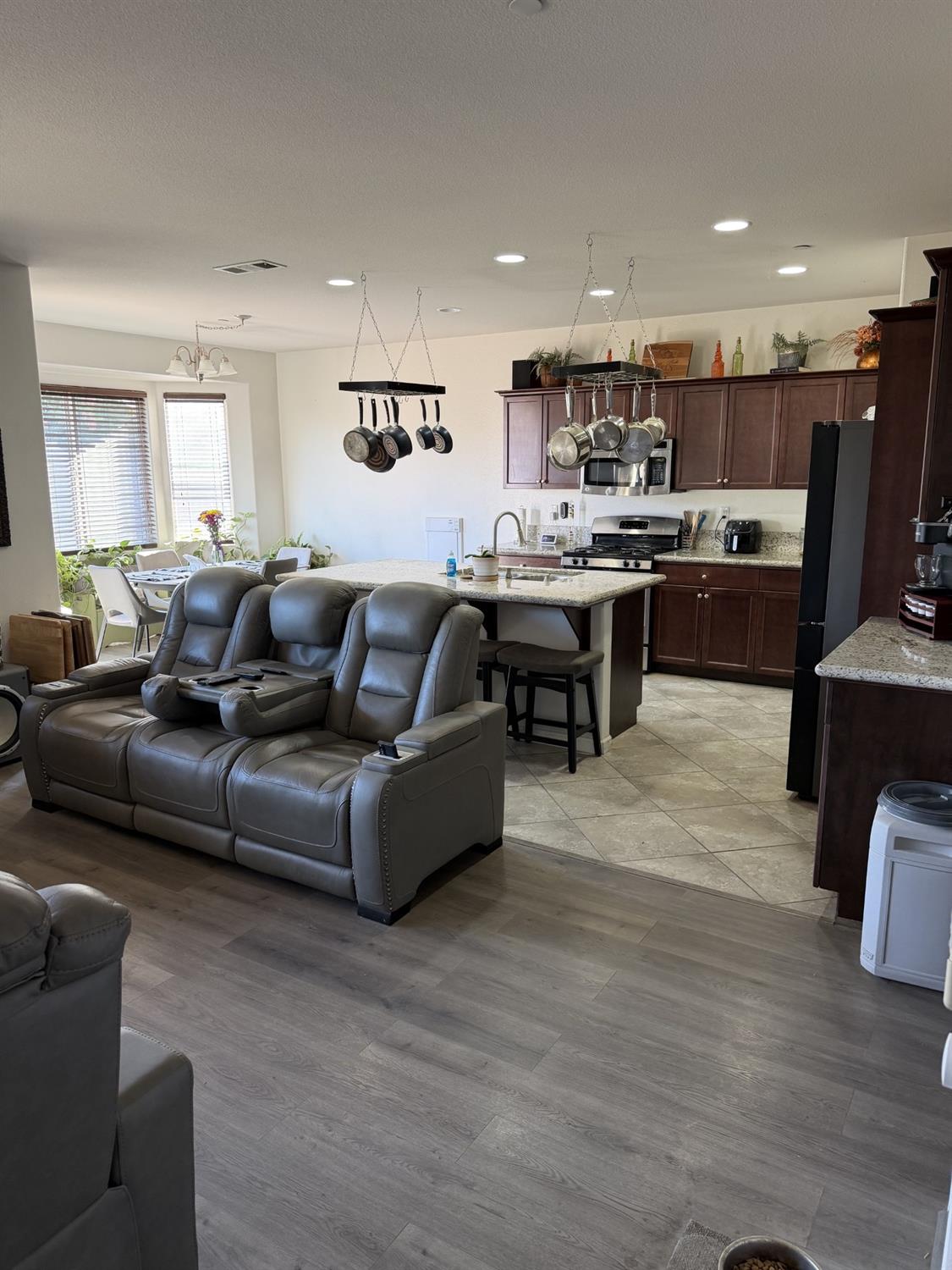 1013 Heirloom Way, Lemoore, CA 93245