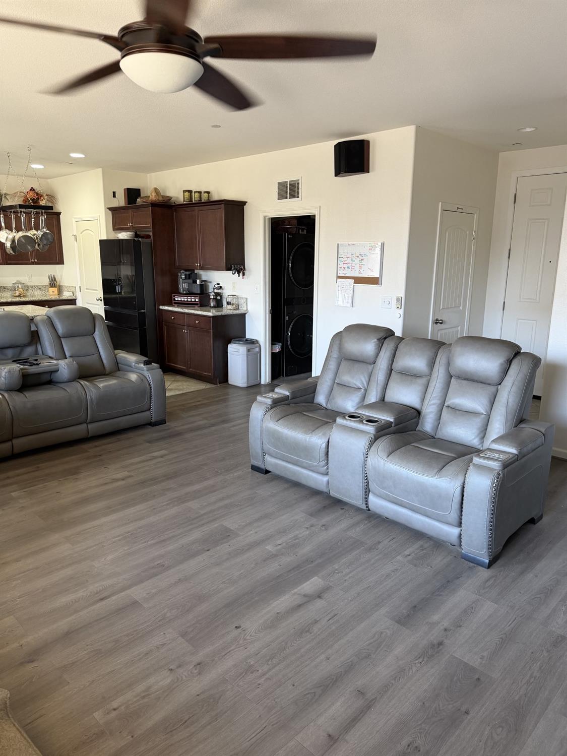 1013 Heirloom Way, Lemoore, CA 93245