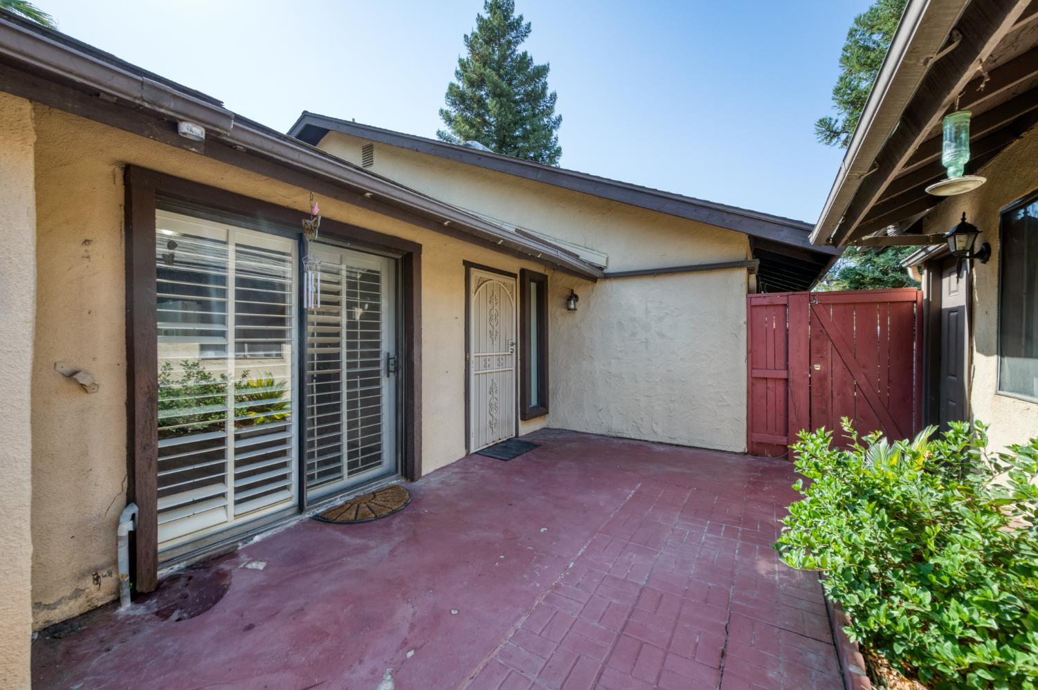 4985 E Butler Ave #105, Fresno, CA 93727