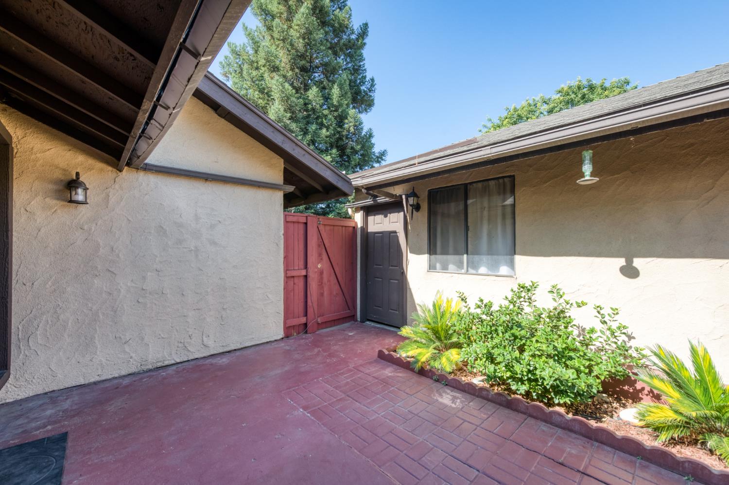 4985 E Butler Ave #105, Fresno, CA 93727