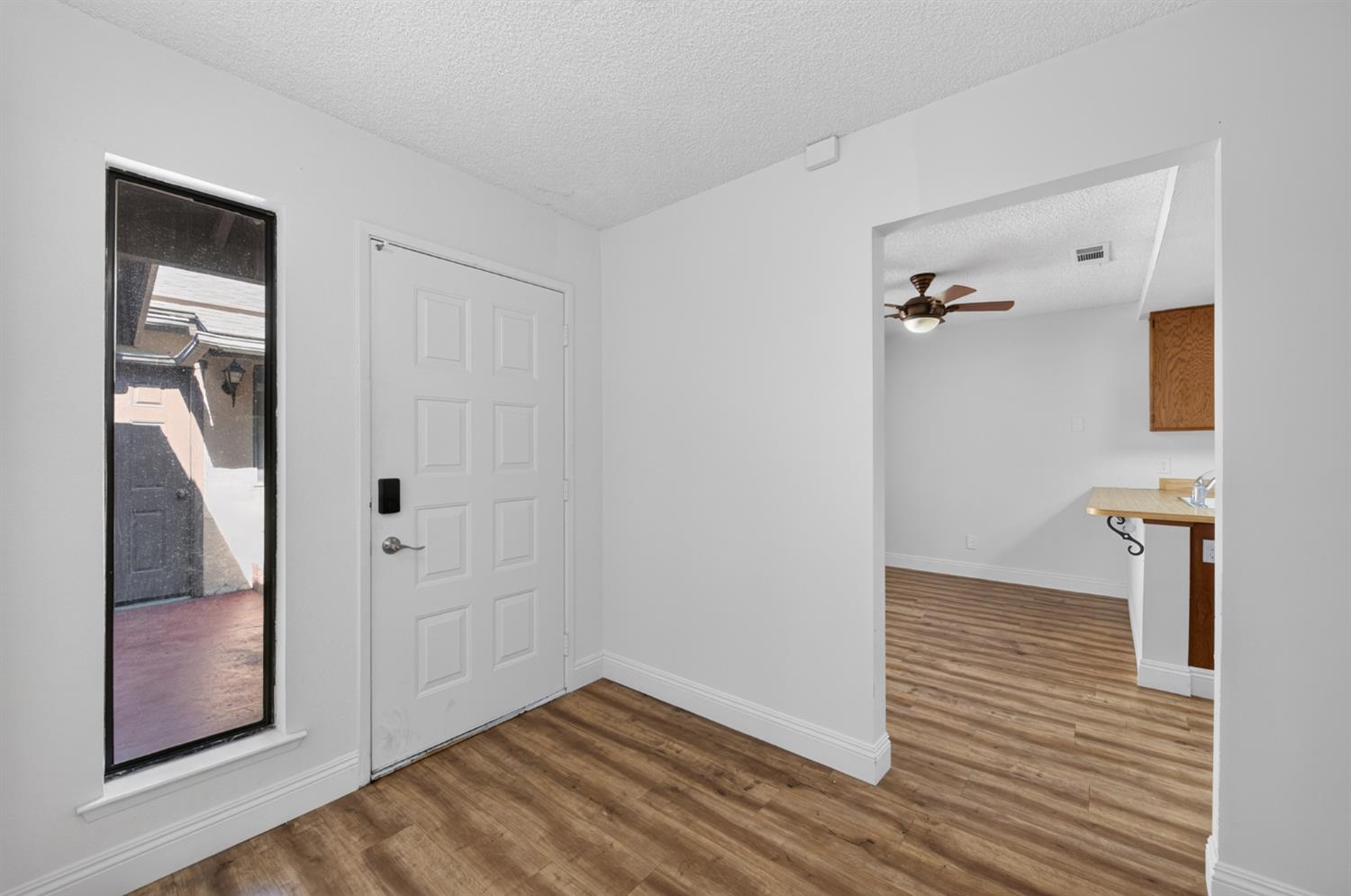 4985 E Butler Ave #105, Fresno, CA 93727
