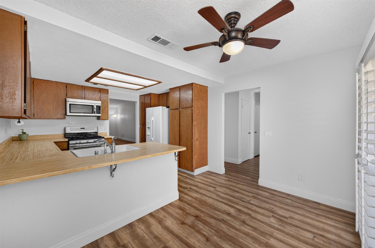 4985 E Butler Ave #105, Fresno, CA 93727