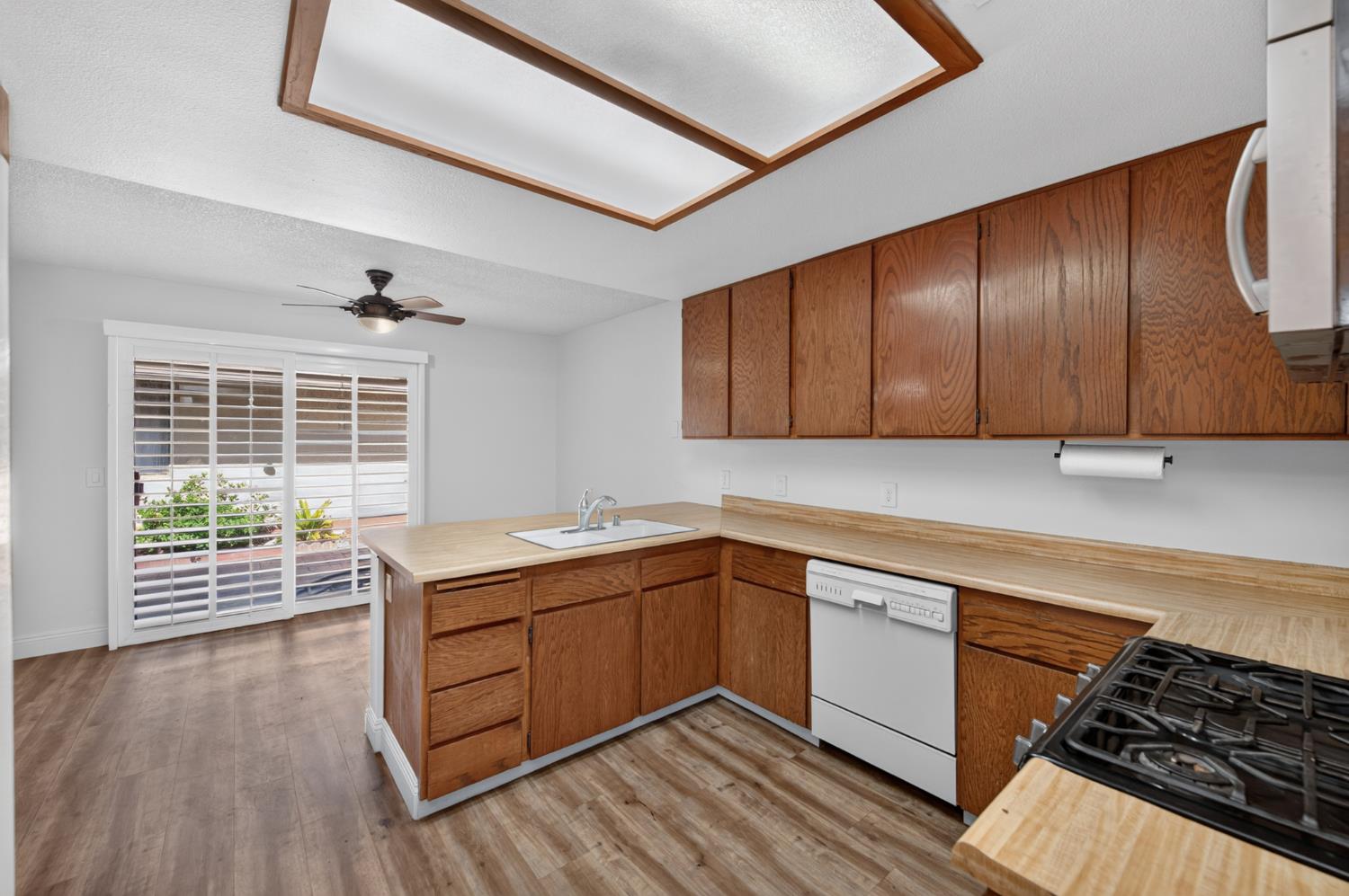 4985 E Butler Ave #105, Fresno, CA 93727