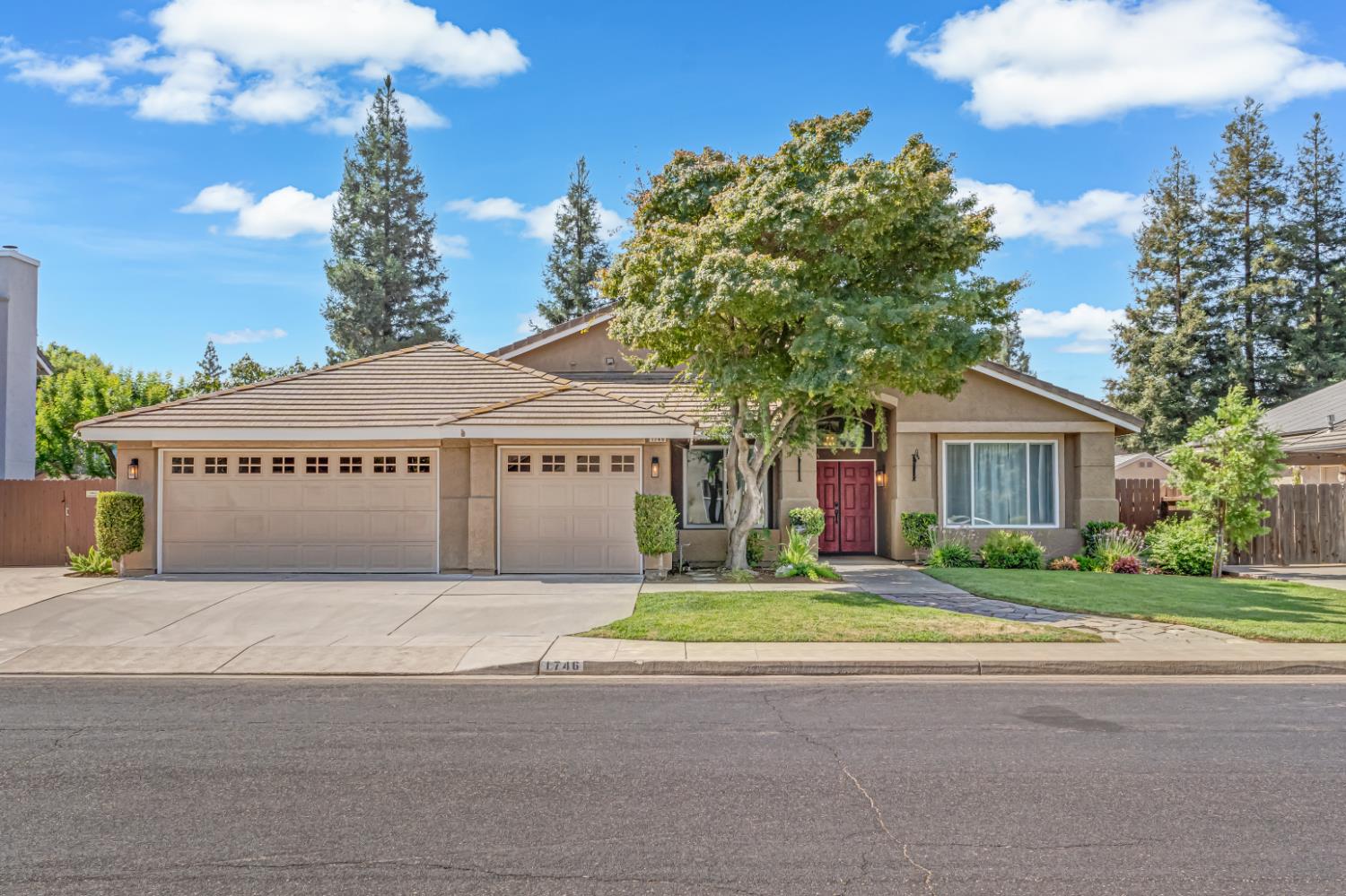 1746 El Paso Ave, Clovis, CA 93611