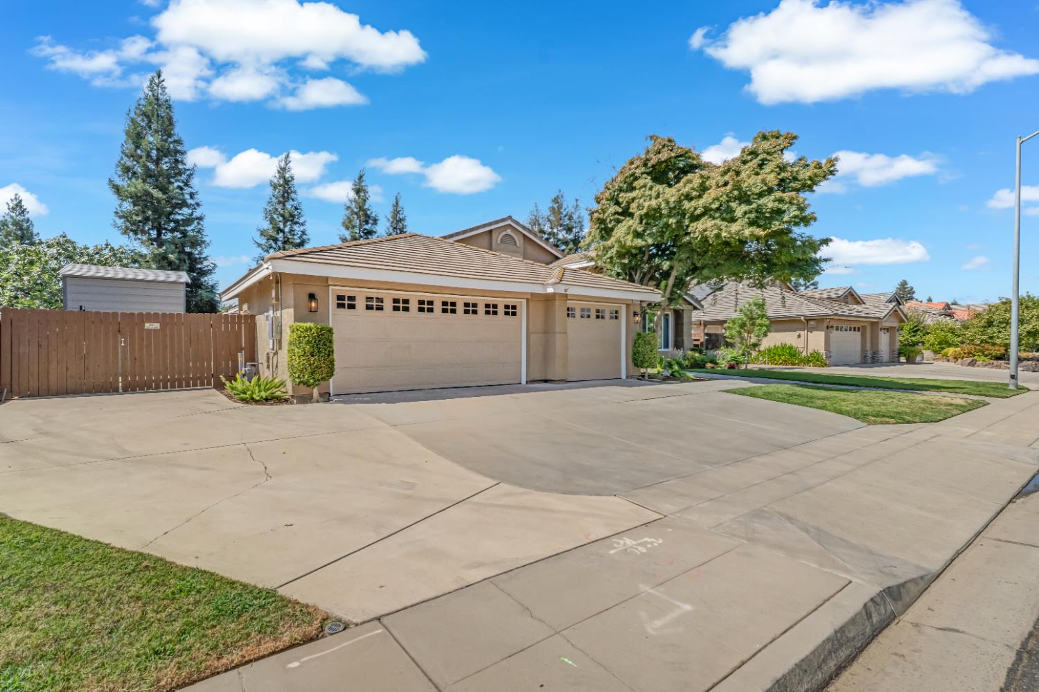 1746 El Paso Ave, Clovis, CA 93611