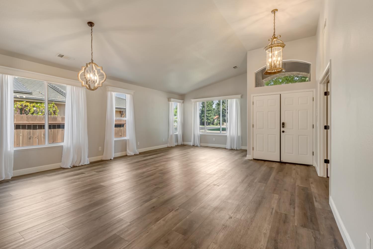 1746 El Paso Ave, Clovis, CA 93611