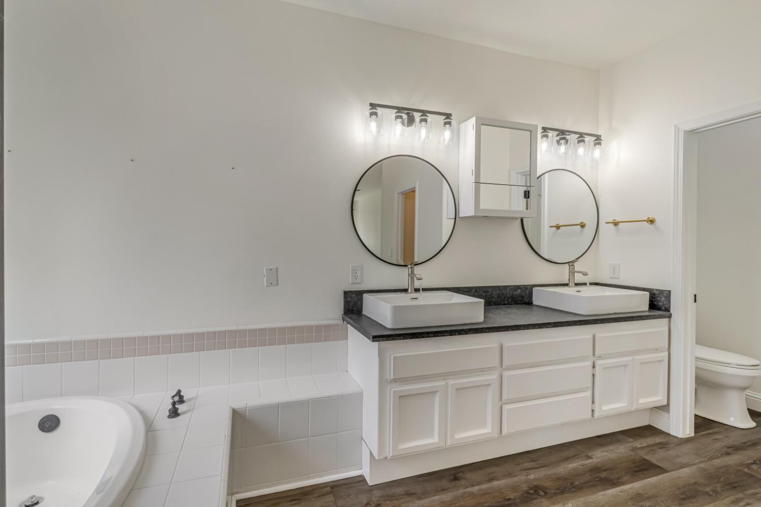 1746 El Paso Ave, Clovis, CA 93611