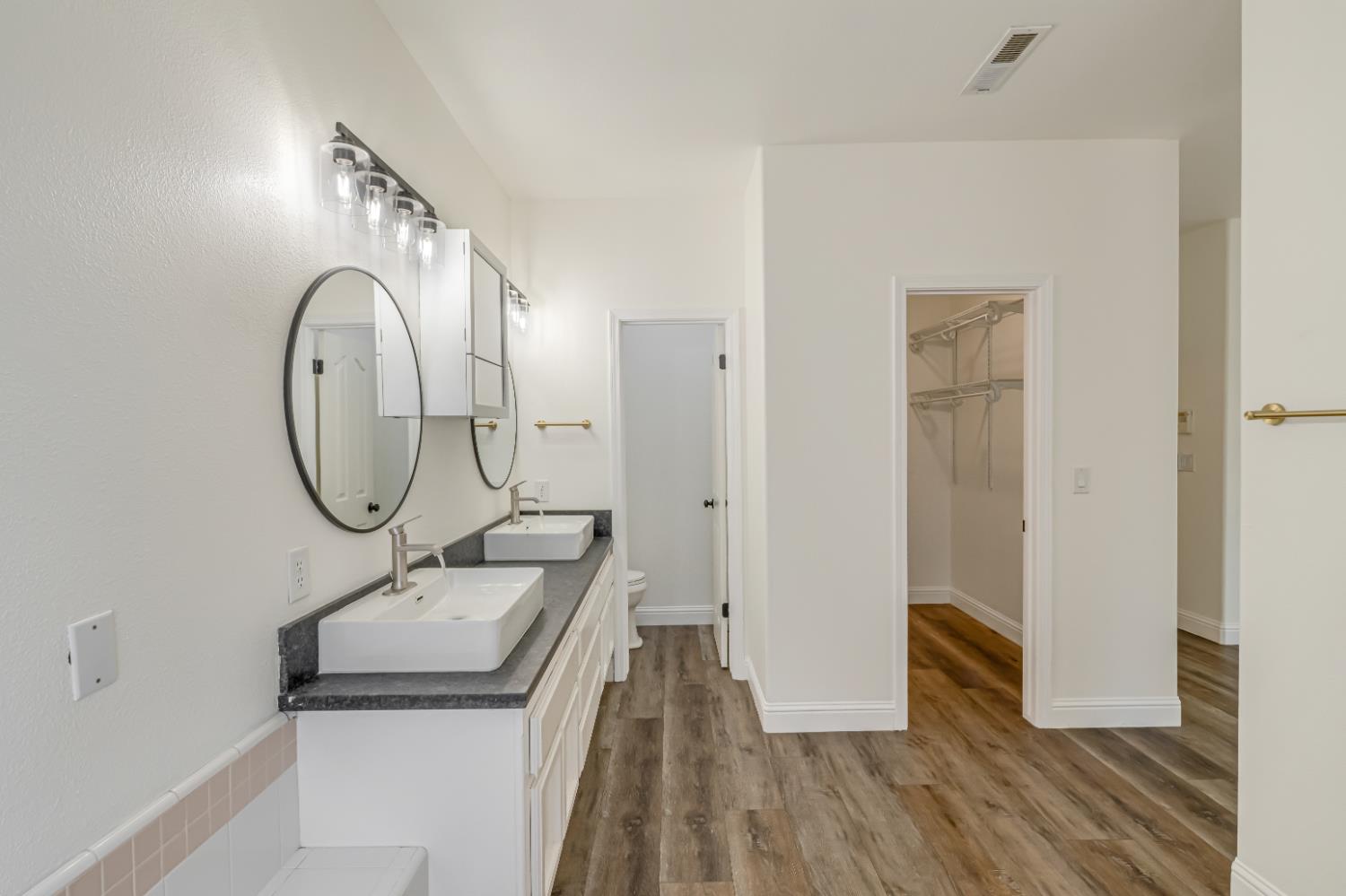 1746 El Paso Ave, Clovis, CA 93611