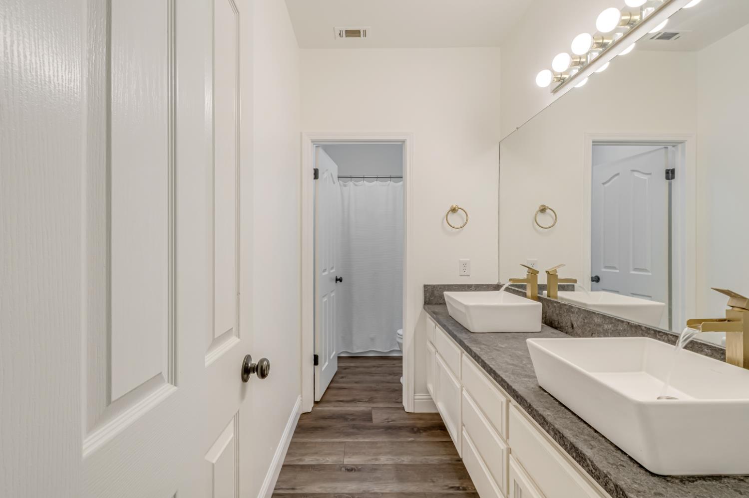 1746 El Paso Ave, Clovis, CA 93611