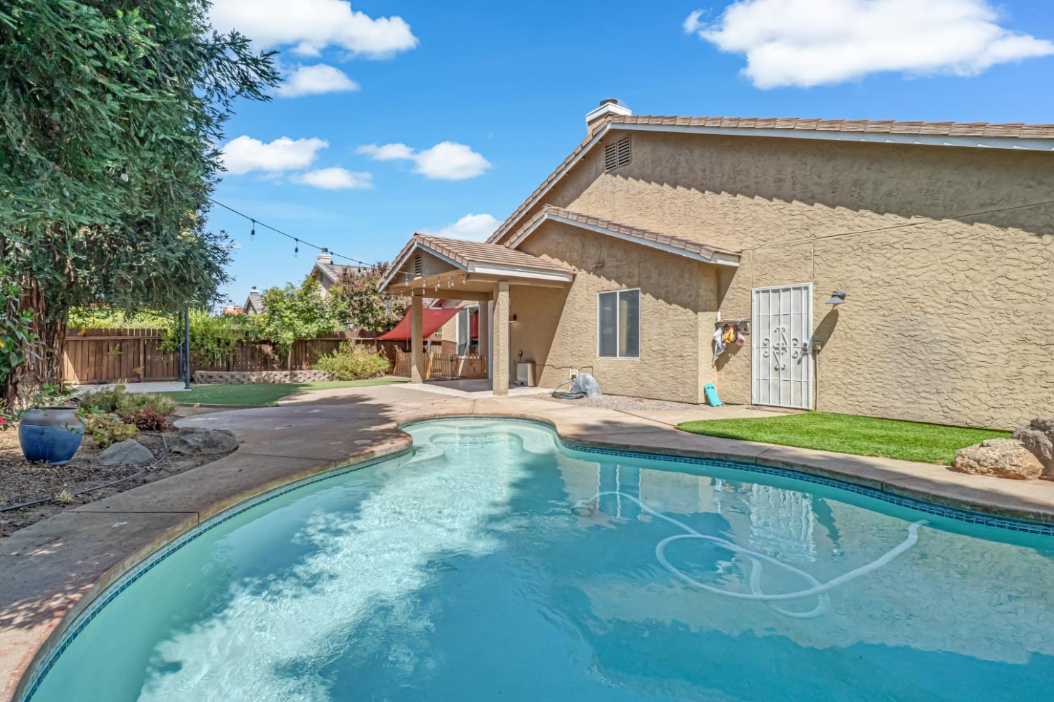 1746 El Paso Ave, Clovis, CA 93611