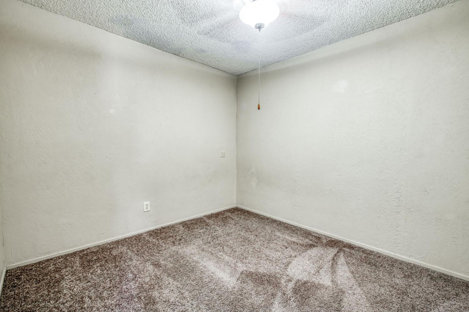5904 E Pontiac Way, Fresno, CA 93727