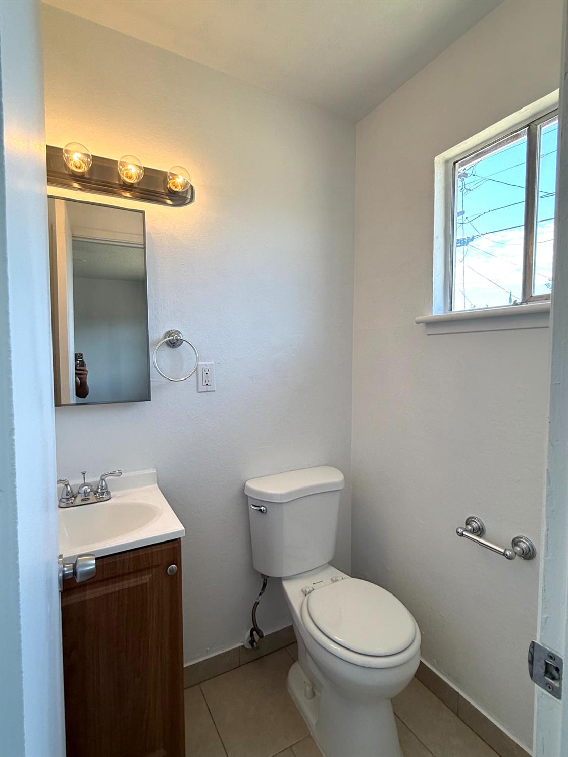 2337 W Shields Ave, Fresno, CA 93705