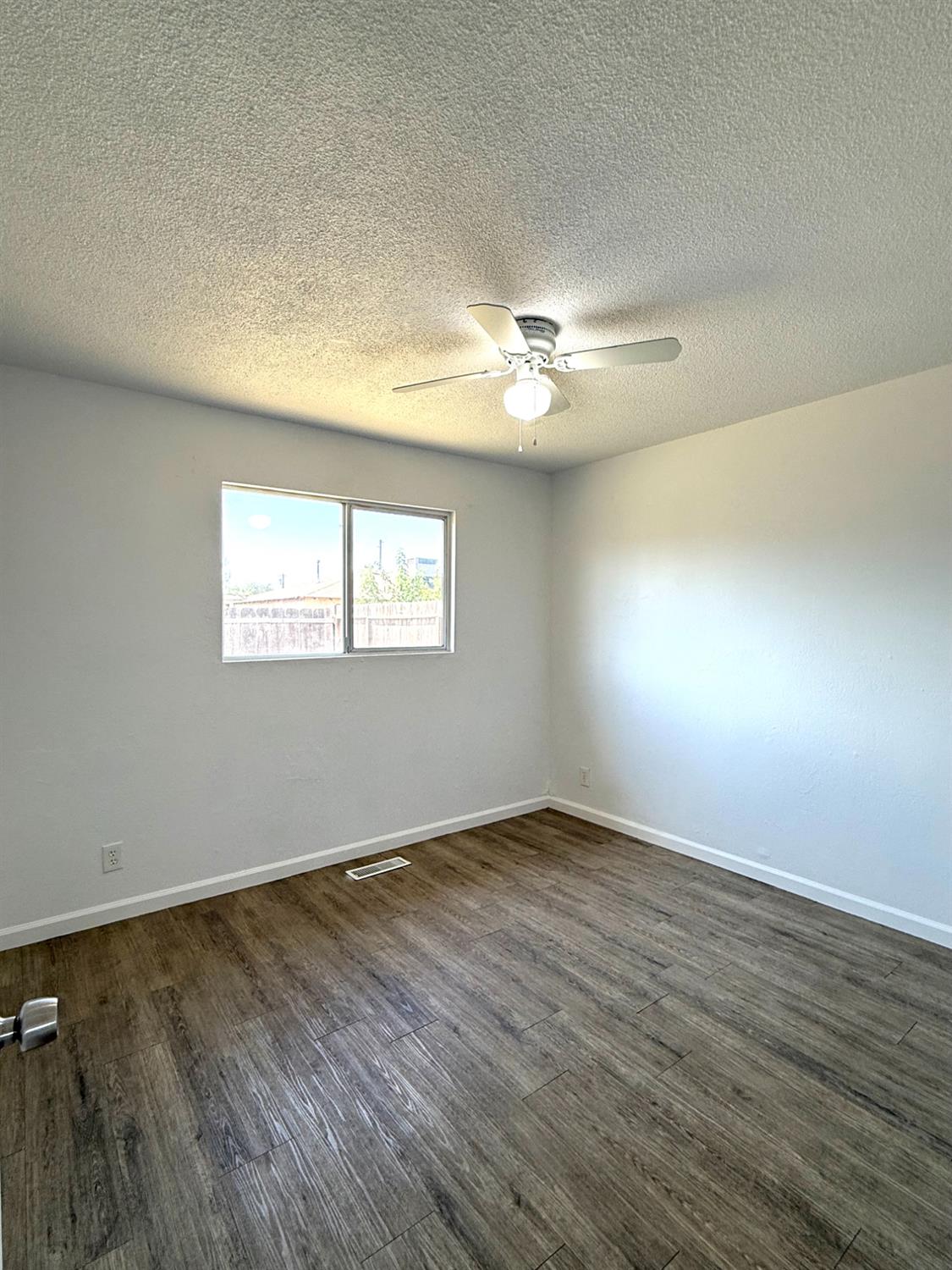 2337 W Shields Ave, Fresno, CA 93705
